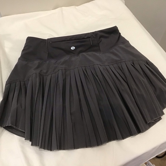 👚 Bundle of 5 Women’s Shorts – Size Medium - Picture 4 of 8